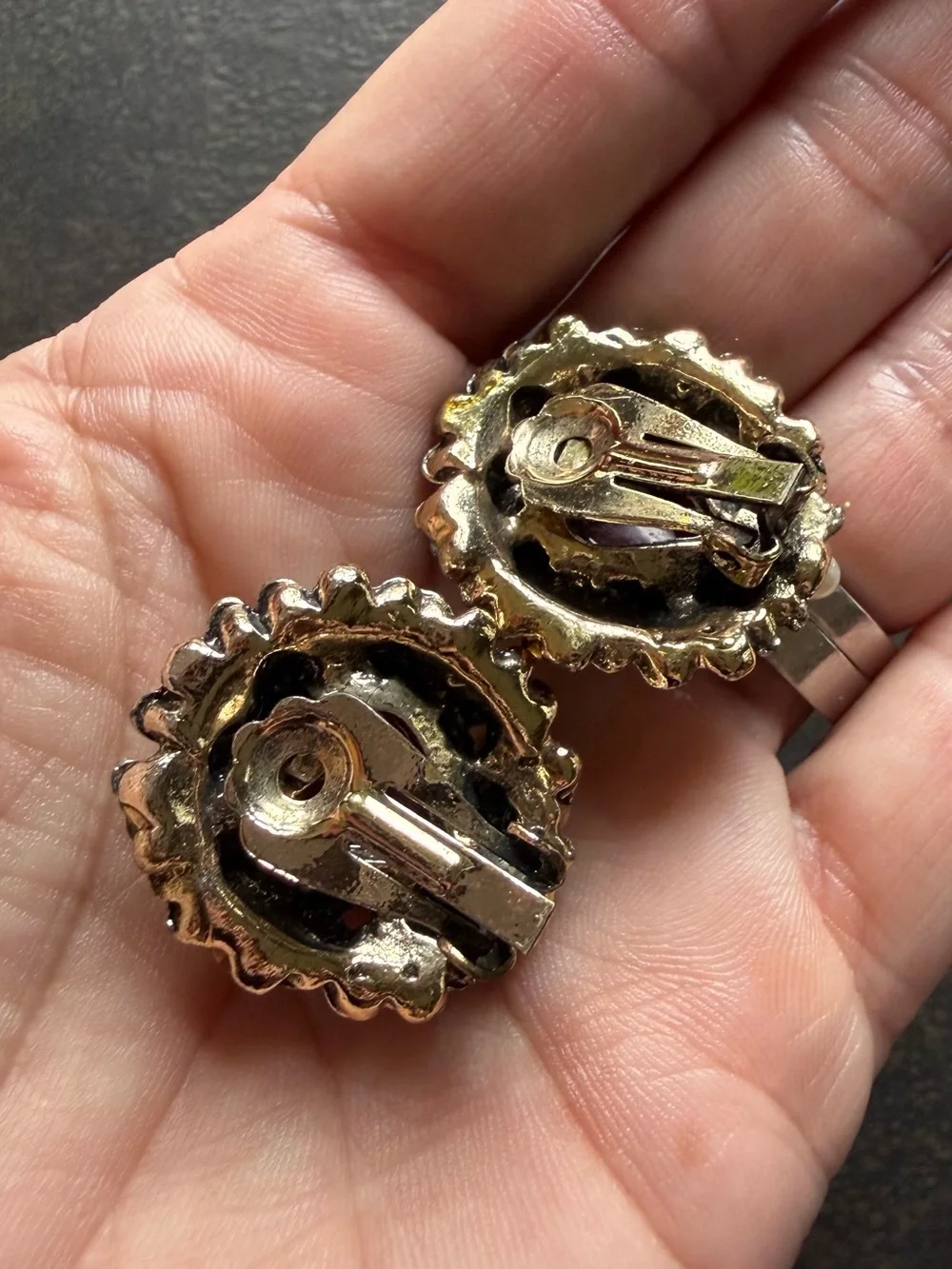 Vintage Red Heart Rhinestone Cluster Clip-on Earrings Mid Century - Picture 5 of 7